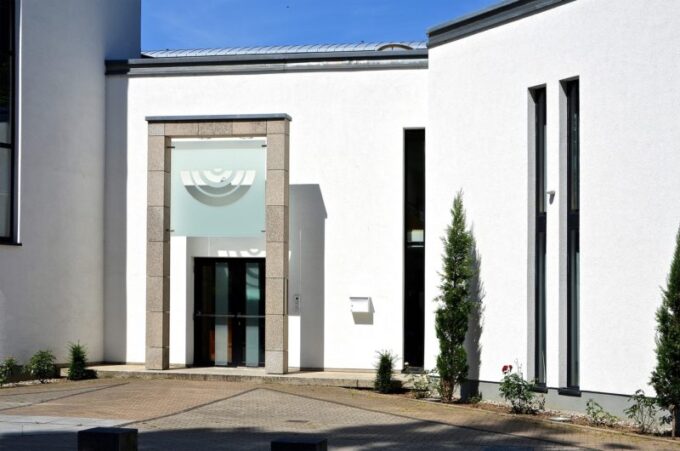 Kerstin Kircheis und Martina Münch zur Einweihung der Synagoge Cottbus