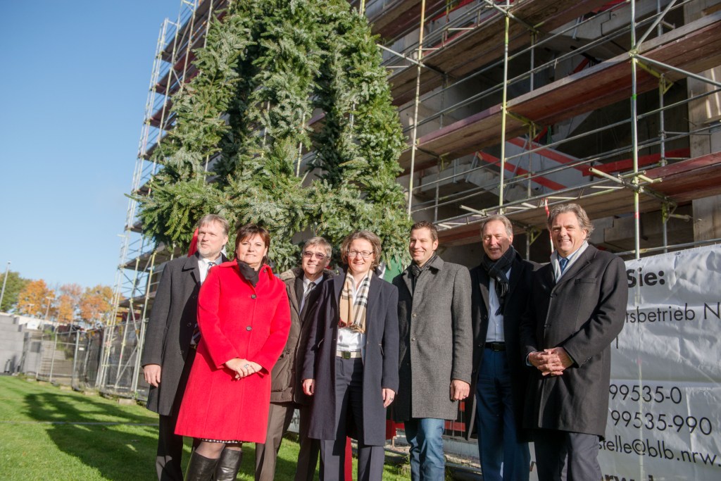 Das Forschungszentrum für molekulare Proteindiagnostik feiert Richtfest.