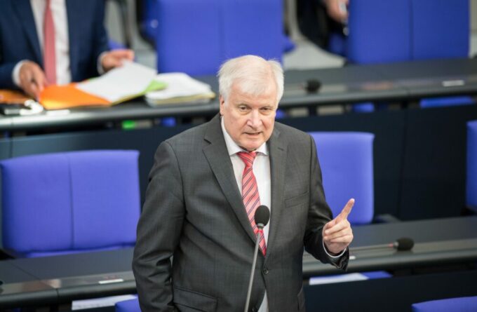 Bundesinnenminister Seehofer auf dbb Jahrestagung