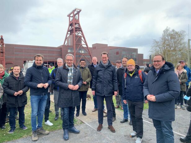 Ministerpräsident Wüst eröffnet neuen ZollvereinSteig
